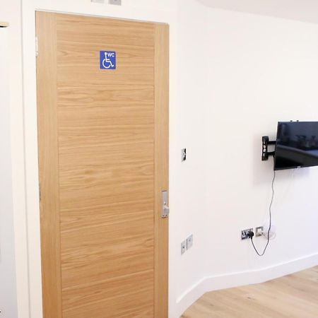 Lovely Studio Apartment With Access For Wheel-Chairs In Sydenham 伦敦 外观 照片