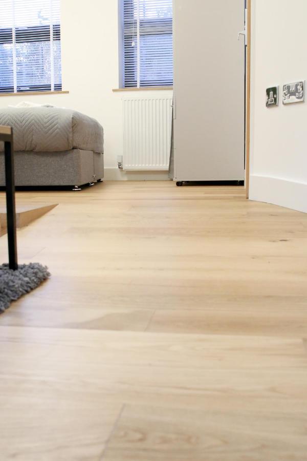 Lovely Studio Apartment With Access For Wheel-Chairs In Sydenham 伦敦 外观 照片
